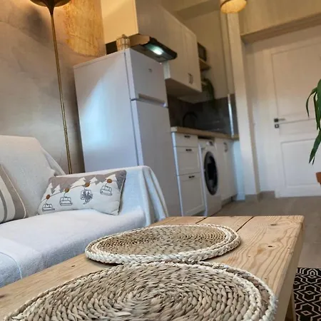 Lovely 1 Bedroom - Heart Of Apartment *